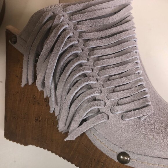 Sbicca Gray Suede Peep-Toe Fringe Wedge Sandals 5” Wooden Heel Size 10 M Boho - Picture 8 of 16